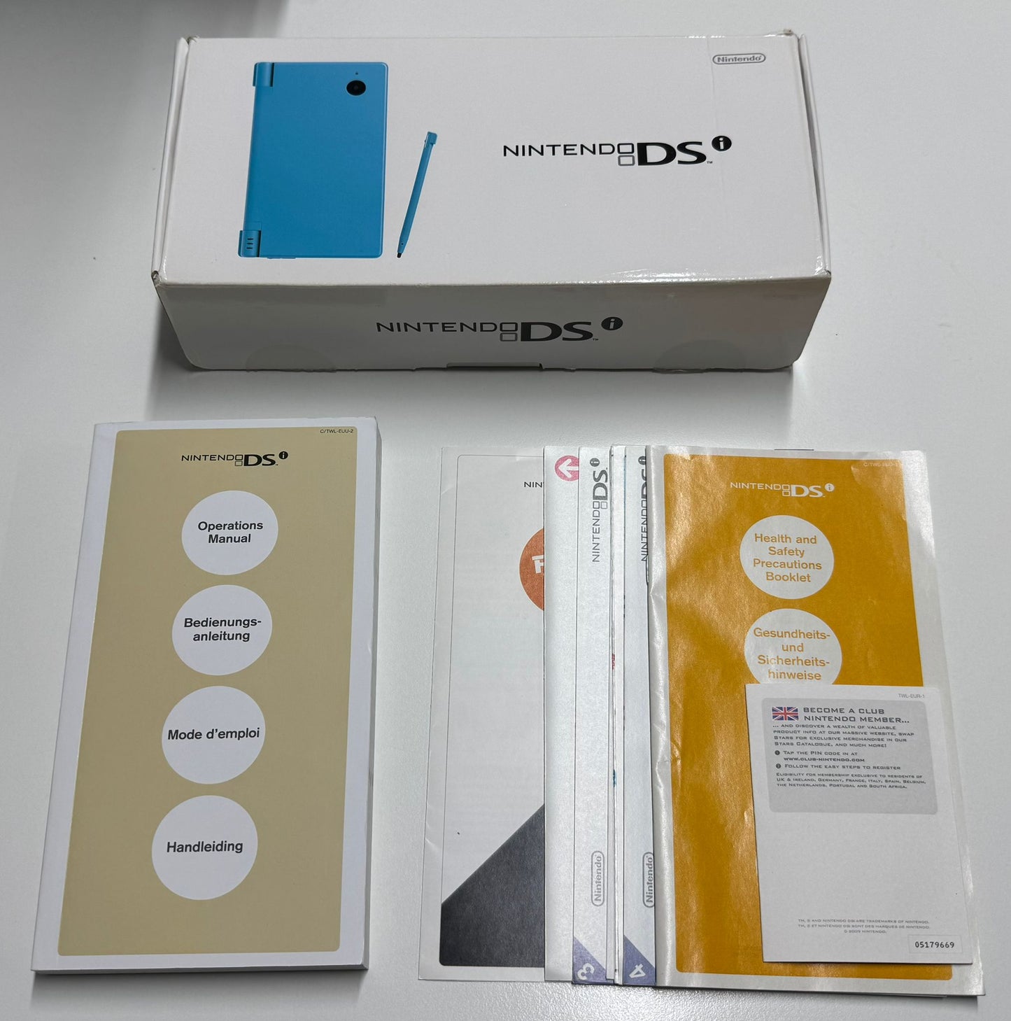 Nintendo DSi blau Konsole mit OVP